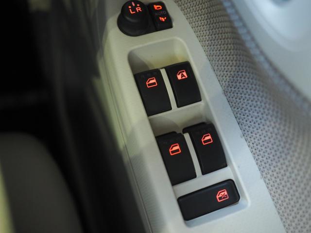 ムーヴＸ　ＳＡ４ＷＤ　夏冬タイヤ　スマートアシスト　オートライト　オートエアコン　キーフリーシステム　ＣＤ／ＵＳＢチューナー　ドライブレコーダー　アルミホイール　ＶＳＣ（横滑り抑制機能）　アイドリングストップ（北海道）の中古車