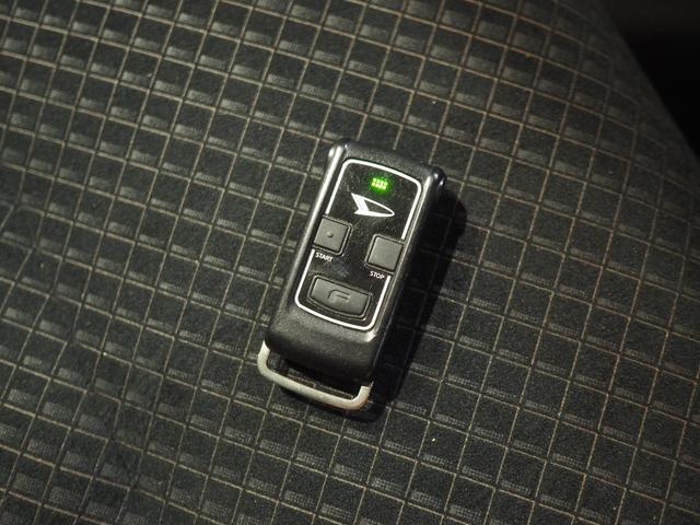 タントカスタムＲＳ４ＷＤ　両側パワースライドドア　夏冬タイヤ　スマートアシスト　ＬＥＤヘッドライト　オートライト　オートエアコン　ダイハツ純正ナビ　パノラマモニター　リモコンエンジンスターター　ドライブレコーダー（北海道）の中古車