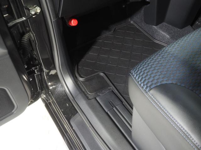 タントカスタムＲＳ４ＷＤ　両側パワースライドドア　オーディオレス　ＬＥＤヘッドライト　オートライト　オートエアコン　運転席助手席シートヒーター　前後コーナーセンサー　後席テーブル　キーフリーシステム　アルミホイール（北海道）の中古車