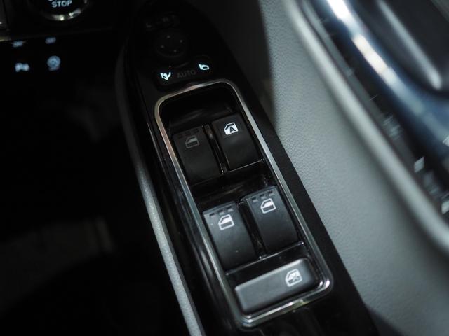 タントカスタムＸセレクション４ＷＤ　両側パワースライドドア　ＬＥＤヘッドライト　オートライト　ダイハツ純正ナビ　バックモニター　リモコンエンジンスターター　前後コーナーセンサー　アイドリングストップ　ＶＳＣ（横滑り抑制機能）（北海道）の中古車