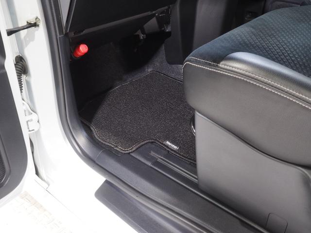 タントカスタムＸセレクション４ＷＤ　両側パワースライドドア　ＬＥＤヘッドライト　オートライト　ダイハツ純正ナビ　バックモニター　リモコンエンジンスターター　前後コーナーセンサー　アイドリングストップ　ＶＳＣ（横滑り抑制機能）（北海道）の中古車