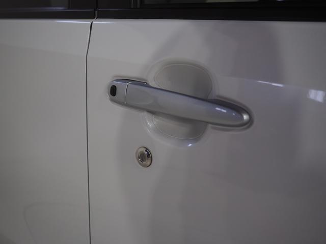 ムーヴカスタム　ＸリミテッドII　ＳＡIII４ＷＤ　ダイハツ純正ナビ　パノラマモニター　ナビ連動ドライブレコーダー　リモコンエンジンスターター　ＥＴＣ車載器　キーフリーシステム　運転席シートヒーター　オートライト　オートエアコン　アルミホイール（北海道）の中古車