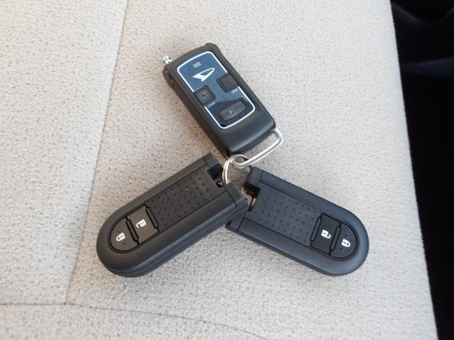 ムーヴキャンバスＸメイクアップ　ＳＡIII４ＷＤ　スマートアシスト　オートライト　オートエアコン　ダイハツ純正ナビ　バックモニター　リモコンエンジンスターター　アイドリングストップ（北海道）の中古車