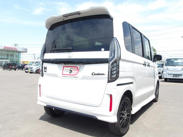Ｎ−ＢＯＸカスタムＬターボ　スタイル＋ブラック４ＷＤ　ホンダセンシング　ＬＥＤヘッドライト　オートライト　カーナビ　バックモニター　リモコンエンジンスターター　オートエアコン　シートヒーター　後席テーブル　クルーズコントロール（北海道）の中古車
