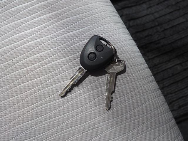 ミライースＬ　ＳＡIII４ＷＤ　スマートアシスト　オートライト　エアコン　デジタルメーター　キーレスエントリー　ＣＤチューナー　前後コーナーセンサー　アイドリングストップ　ＶＳＣ（横滑り抑制機能）（北海道）の中古車