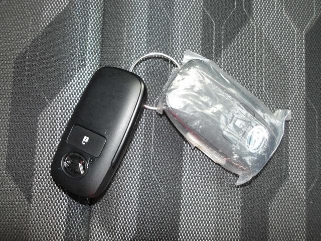 タフトG4WD スマートアシスト ガラスルーフ LEDヘッドライト オートライト オートエアコン オーディオレス 運転席助手席シートヒーター キーフリーシステム アルミホイール アイドリングストップ(北海道)の中古車