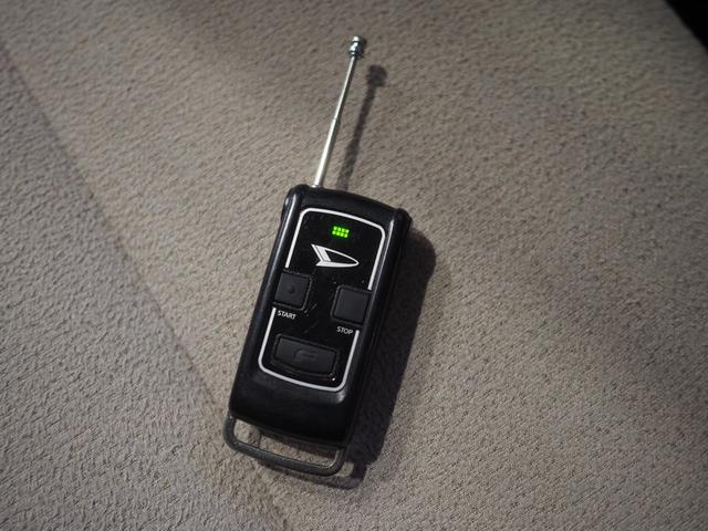 ムーヴキャンバスＧメイクアップＶＳ　ＳＡIII４ＷＤ　両側パワースライドドア　ダイハツ純正ナビ　パノラマモニター　ナビ連動ドライブレコーダー　リモコンエンジンスターター　ＬＥＤヘッドライト　オートライト　オートエアコン　アイドリングストップ（北海道）の中古車