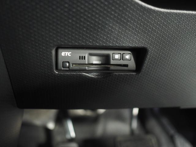 タントカスタムＲＳスタイルセレクション４ＷＤ　両側パワースライドドア　ダイハツ純正ナビ　バックモニター　後席フリップダウンモニター　リモコンエンジンスターター　クルーズコントロール　ＥＴＣ車載器　シートヒーター　後席テーブル（北海道）の中古車