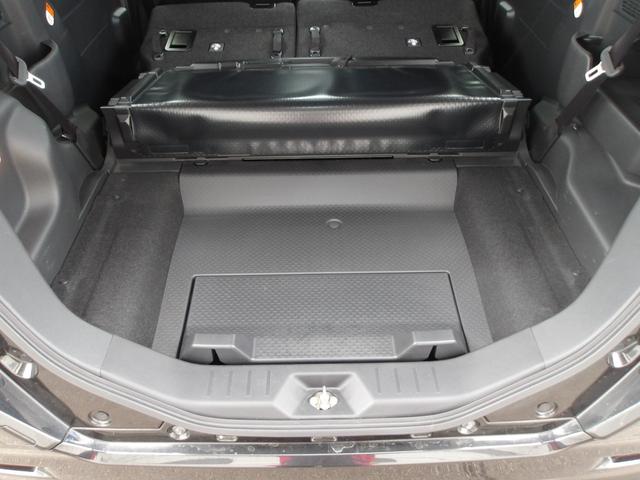 トールカスタムＧ　ＳＡII４ＷＤ　夏冬タイヤ　両側パワースライドドア　ダイハツ純正ナビ　リモコンエンジンスターター　ＥＴＣ車載器　クルーズコントロール　ＬＥＤヘッドライト　オートライト　オートエアコン　アイドリングストップ（北海道）の中古車