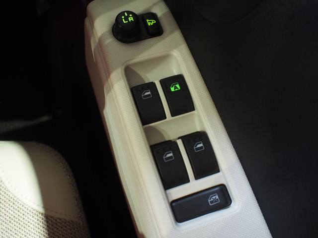 ミラココアココアＸ４ＷＤ　夏冬タイヤ　キーフリーシステム　オートエアコン　ＣＤ／ＵＳＢチューナー　電動ドアミラー　アイドリングストップ（北海道）の中古車
