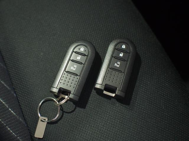 トールＸ　ＳＡII２ＷＤ　スマートアシスト　両側スライドドア左電動　オートライト　ダイハツ純正ナビ　ナビ連動ドライブレコーダー　後席フリップダウンモニター　アイドリングストップ　ＶＳＣ（横滑り抑制機能）（北海道）の中古車