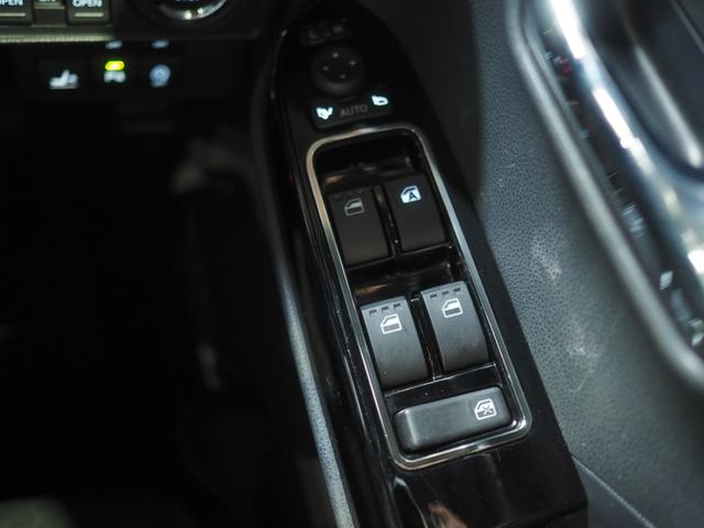 タントカスタムＸ４ＷＤ　スマートアシスト　両側パワースライドドア　ＬＥＤヘッドライト　オートエアコン　ダイハツ純正ナビ　バックモニター　ドライブレコーダー　ＥＴＣ車載器　リモコンエンジンスターター　シートヒーター（北海道）の中古車