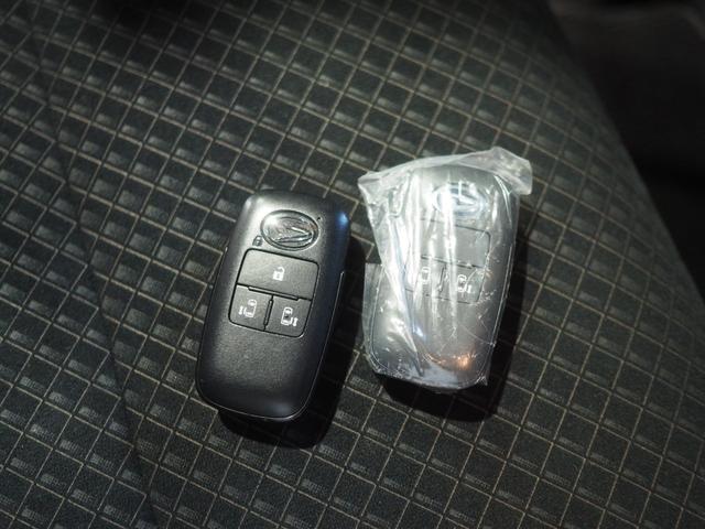 タントカスタムＸ４ＷＤ　スマートアシスト　両側パワースライドドア　ＬＥＤヘッドライト　オートエアコン　ダイハツ純正ナビ　バックモニター　ドライブレコーダー　ＥＴＣ車載器　リモコンエンジンスターター　シートヒーター（北海道）の中古車