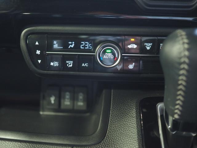 Ｎ−ＢＯＸカスタムＬターボ４ＷＤ　両側パワースライドドア　ＬＥＤヘッドライト　オートライト　オートエアコン　ホンダ純正ナビ　バックモニター　リモコンエンジンスターター　ＥＴＣ車載器　シートヒーター　後席テーブル　アルミホイール（北海道）の中古車