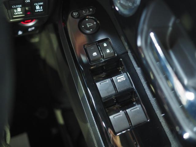 Ｎ−ＢＯＸカスタムＬターボ４ＷＤ　両側パワースライドドア　ＬＥＤヘッドライト　オートライト　オートエアコン　ホンダ純正ナビ　バックモニター　リモコンエンジンスターター　ＥＴＣ車載器　シートヒーター　後席テーブル　アルミホイール（北海道）の中古車