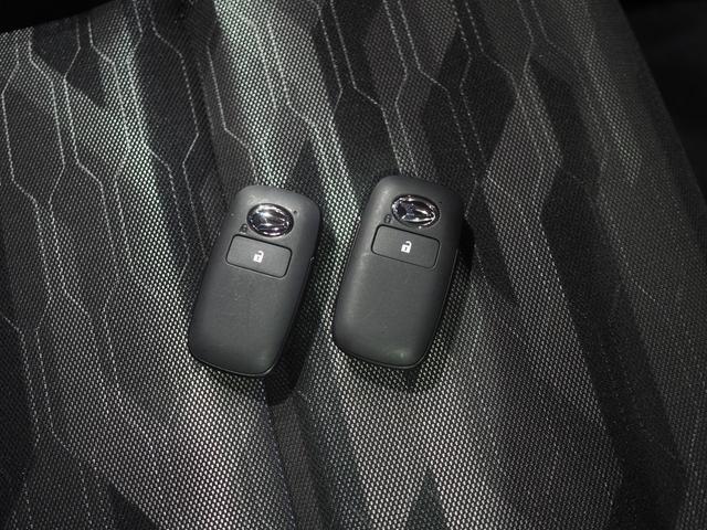 タフトＧ　ダーククロムベンチャー４ＷＤ　ブラックガーニッシュ（フロント／リヤ）　ブロックタイヤ＆アルミホイール　ＬＥＤヘッドライト　オートライト　オートエアコン　オーディオレス　シートヒーター　コーナーセンサー　アイドリングストップ（北海道）の中古車