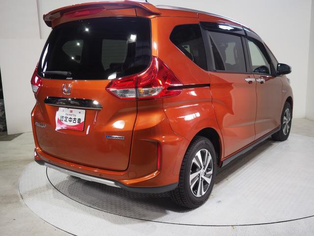 フリード＋ハイブリッドハイブリッド・クロスターホンダセンシング４ＷＤ　夏冬タイヤ　両側パワースライドドア　ホンダ純正ナビ　バックモニター　ドライブレコーダー　ＥＴＣ車載器　運転席助手席シートヒーター　オートエアコン　クルーズコントロール　ＬＥＤヘッドライト（北海道）の中古車