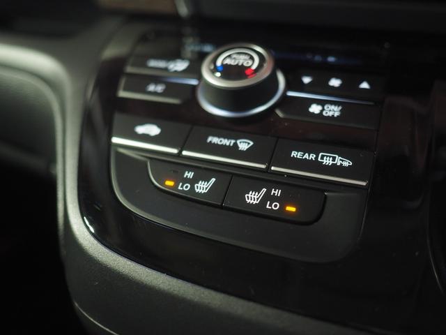 フリード＋ハイブリッドハイブリッド・クロスターホンダセンシング４ＷＤ　夏冬タイヤ　両側パワースライドドア　ホンダ純正ナビ　バックモニター　ドライブレコーダー　ＥＴＣ車載器　運転席助手席シートヒーター　オートエアコン　クルーズコントロール　ＬＥＤヘッドライト（北海道）の中古車