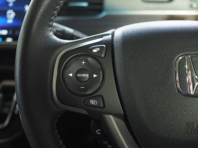 フリード＋ハイブリッドハイブリッド・クロスターホンダセンシング４ＷＤ　夏冬タイヤ　両側パワースライドドア　ホンダ純正ナビ　バックモニター　ドライブレコーダー　ＥＴＣ車載器　運転席助手席シートヒーター　オートエアコン　クルーズコントロール　ＬＥＤヘッドライト（北海道）の中古車