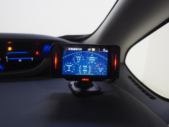 フリード＋ハイブリッドハイブリッド・クロスターホンダセンシング４ＷＤ　夏冬タイヤ　両側パワースライドドア　ホンダ純正ナビ　バックモニター　ドライブレコーダー　ＥＴＣ車載器　運転席助手席シートヒーター　オートエアコン　クルーズコントロール　ＬＥＤヘッドライト（北海道）の中古車