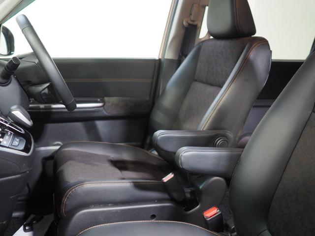 フリード＋ハイブリッドハイブリッド・クロスターホンダセンシング４ＷＤ　夏冬タイヤ　両側パワースライドドア　ホンダ純正ナビ　バックモニター　ドライブレコーダー　ＥＴＣ車載器　運転席助手席シートヒーター　オートエアコン　クルーズコントロール　ＬＥＤヘッドライト（北海道）の中古車