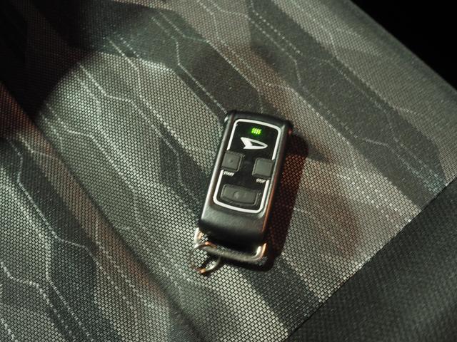 タフトＧ４ＷＤ　ガラスルーフ　ダイハツ純正ナビ　バックモニター　ＥＴＣ車載器　リモコンエンジンスターター　運転席助手席シートヒーター　電動パーキングブレーキ　ＬＥＤヘッドライト　オートライト　オートエアコン（北海道）の中古車