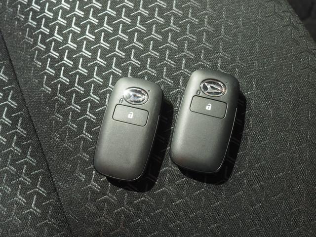 ロッキーＸ４ＷＤ　夏冬タイヤ　ダイハツ純正ナビ　バックモニター　リモコンエンジンスターター　ＬＥＤヘッドライト　オートエアコン　運転席助手席シートヒーター　前後コーナーセンサー　アイドリングストップ（北海道）の中古車
