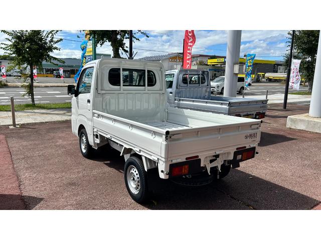 ハイゼットトラックスタンダードパートタイム4WD フロアシフトCVT AM/FMラジオ 前後コーナーセンサー アイドリングストップ VSC(横滑り抑制機能) スマートアシスト(北海道)の中古車