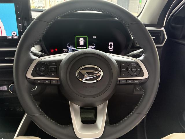 ロッキープレミアム　４ＷＤワンオーナー・４ＷＤ・７．３万Ｋ・喫煙車・ナビ・バックカメラ・パノラマモニター・ＥＴＣ・ドライブレコーダー・オートエアコン・シートヒーター・ステアリングスイッチ・クルーズコントロール・スタッドレス（北海道）の中古車