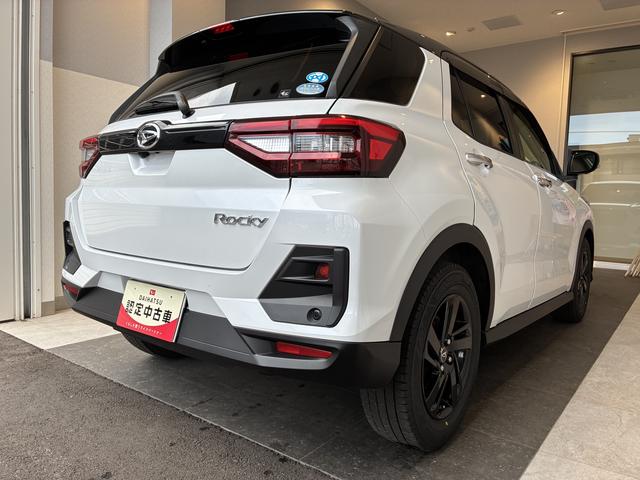 ロッキープレミアム　４ＷＤワンオーナー・４ＷＤ・７．３万Ｋ・喫煙車・ナビ・バックカメラ・パノラマモニター・ＥＴＣ・ドライブレコーダー・オートエアコン・シートヒーター・ステアリングスイッチ・クルーズコントロール・スタッドレス（北海道）の中古車