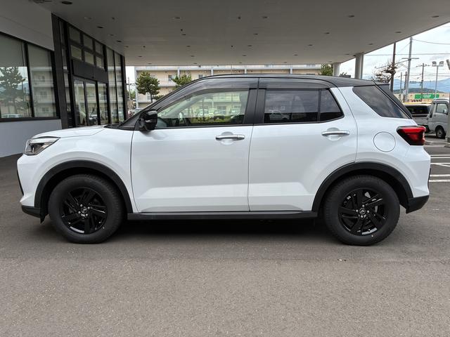ロッキープレミアム　４ＷＤワンオーナー・４ＷＤ・７．３万Ｋ・喫煙車・ナビ・バックカメラ・パノラマモニター・ＥＴＣ・ドライブレコーダー・オートエアコン・シートヒーター・ステアリングスイッチ・クルーズコントロール・スタッドレス（北海道）の中古車