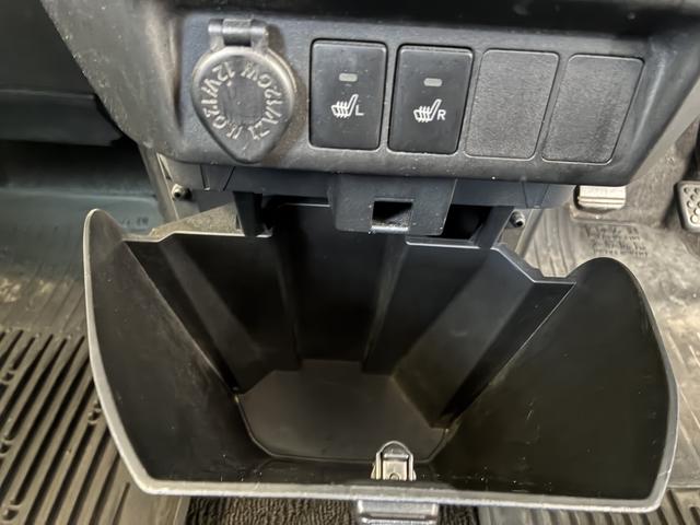 ルーミーカスタムＧ　４ＷＤワンオーナー・４ＷＤ・７．６万Ｋ・ナビ・バックカメラ・ＥＴＣ・ステアリングスイッチ・クルーズコントロール・オートエアコン・シートヒーター・シートバックテーブル・ドアバイザー・両側電動スライドドア（北海道）の中古車