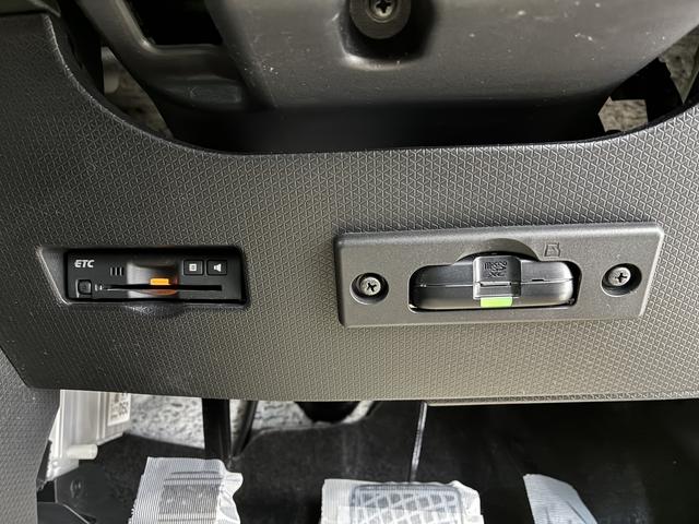 タントカスタムＲＳ　４ＷＤワンオーナー・４ＷＤ・７．２万Ｋ・ナビ・バックカメラ・ステアリングスイッチ・オートエアコン・シートヒーター・ＥＴＣ・ドライブレコーダー・シートバックテーブル・両側電動スライドドア・スタッドレスタイヤ（北海道）の中古車