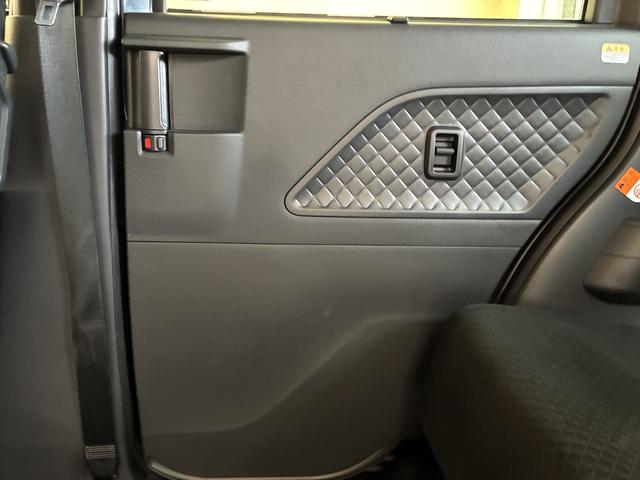 タントカスタムＲＳ　４ＷＤワンオーナー・４ＷＤ・７．２万Ｋ・ナビ・バックカメラ・ステアリングスイッチ・オートエアコン・シートヒーター・ＥＴＣ・ドライブレコーダー・シートバックテーブル・両側電動スライドドア・スタッドレスタイヤ（北海道）の中古車