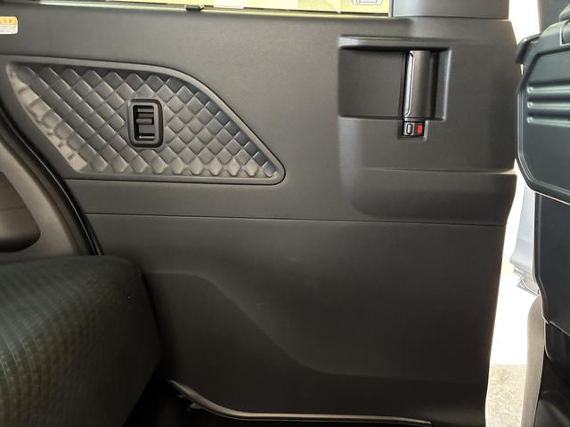 タントカスタムＲＳ　４ＷＤワンオーナー・４ＷＤ・７．２万Ｋ・ナビ・バックカメラ・ステアリングスイッチ・オートエアコン・シートヒーター・ＥＴＣ・ドライブレコーダー・シートバックテーブル・両側電動スライドドア・スタッドレスタイヤ（北海道）の中古車