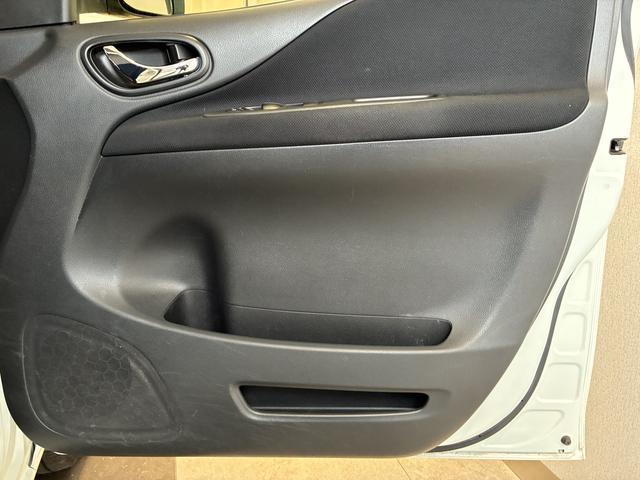 セレナ20X Vセレクション+セーフティ 4WDワンオーナー・4WD・6.2万K・ナビ・バックカメラ・アラウンドビューモニター・ETC・オートエアコン・両側電動スライドドア・クルーズコントロール・ドアサンシェード・スタッドレスタイヤ・ドアバイザー(北海道)の中古車