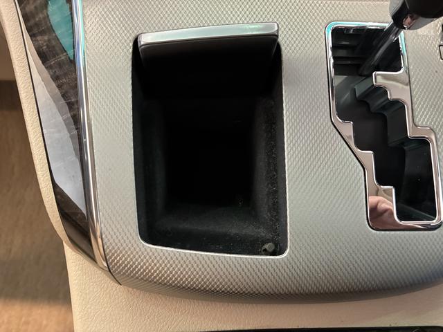 ヴェルファイアハイブリッドX 4WDワンオーナー・4WD・9.9万K・ナビ・バックカメラ・ETC・オートエアコン・ドライブレコーダー・ステアリングスイッチ・クルーズコントロール・ドアバイザー・スタッドレスタイヤ・片側電動スライドドア(北海道)の中古車