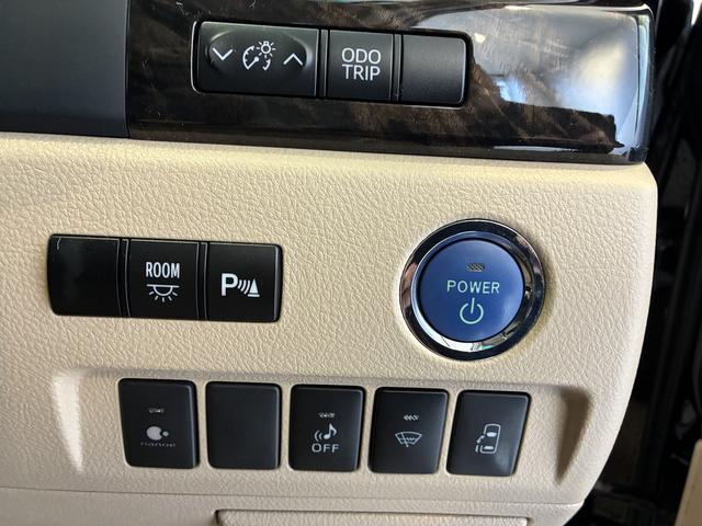 ヴェルファイアハイブリッドX 4WDワンオーナー・4WD・9.9万K・ナビ・バックカメラ・ETC・オートエアコン・ドライブレコーダー・ステアリングスイッチ・クルーズコントロール・ドアバイザー・スタッドレスタイヤ・片側電動スライドドア(北海道)の中古車