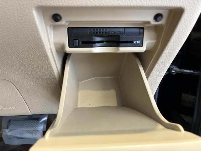 ヴェルファイアハイブリッドX 4WDワンオーナー・4WD・9.9万K・ナビ・バックカメラ・ETC・オートエアコン・ドライブレコーダー・ステアリングスイッチ・クルーズコントロール・ドアバイザー・スタッドレスタイヤ・片側電動スライドドア(北海道)の中古車