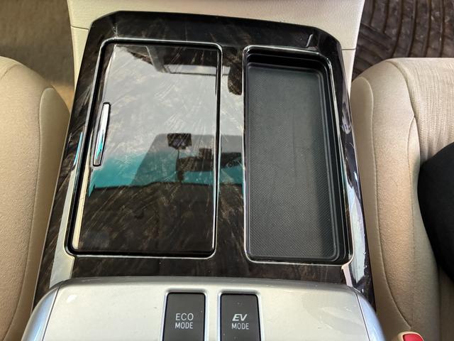 ヴェルファイアハイブリッドX 4WDワンオーナー・4WD・9.9万K・ナビ・バックカメラ・ETC・オートエアコン・ドライブレコーダー・ステアリングスイッチ・クルーズコントロール・ドアバイザー・スタッドレスタイヤ・片側電動スライドドア(北海道)の中古車