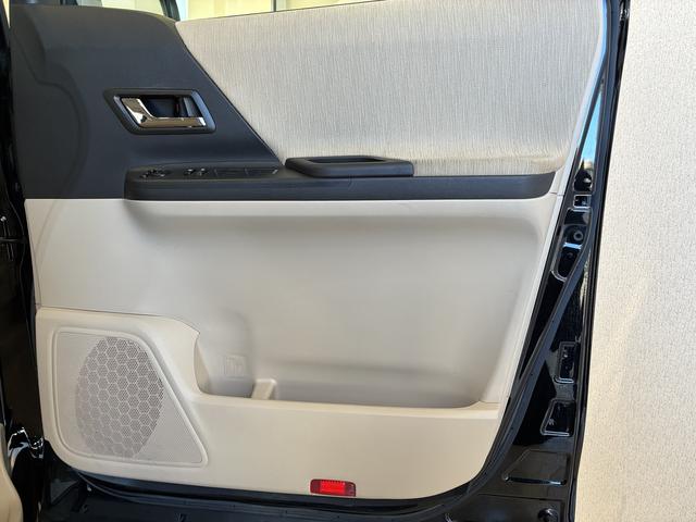 ヴェルファイアハイブリッドX 4WDワンオーナー・4WD・9.9万K・ナビ・バックカメラ・ETC・オートエアコン・ドライブレコーダー・ステアリングスイッチ・クルーズコントロール・ドアバイザー・スタッドレスタイヤ・片側電動スライドドア(北海道)の中古車