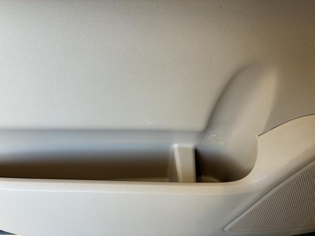 ヴェルファイアハイブリッドX 4WDワンオーナー・4WD・9.9万K・ナビ・バックカメラ・ETC・オートエアコン・ドライブレコーダー・ステアリングスイッチ・クルーズコントロール・ドアバイザー・スタッドレスタイヤ・片側電動スライドドア(北海道)の中古車