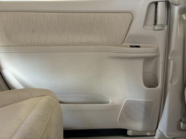 ヴェルファイアハイブリッドX 4WDワンオーナー・4WD・9.9万K・ナビ・バックカメラ・ETC・オートエアコン・ドライブレコーダー・ステアリングスイッチ・クルーズコントロール・ドアバイザー・スタッドレスタイヤ・片側電動スライドドア(北海道)の中古車