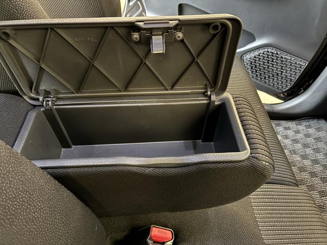 ムーヴカスタム　ＲＳ　４ＷＤワンオーナー・４ＷＤ・６．７万Ｋ・ナビ・バックカメラ・ＥＴＣ・オートエアコン・ステアリングスイッチ・シートアンダートレイ・ドアバイザー・電子カードキー・純正アルミホイール・エンジンスターター（北海道）の中古車