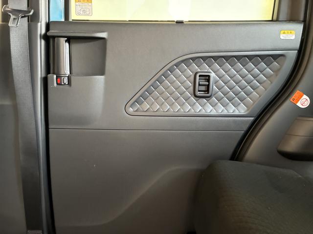 タントカスタムXスタイルセレクション 4WDワンオーナー・4WD・2.4万K・ナビ・ETC・ドライブレコーダー・ステアリングスイッチ・オートエアコン・シートバックテーブル・ドアサンシェード・スタッドレスタイヤ・スマートアシスト・電子カードキー(北海道)の中古車