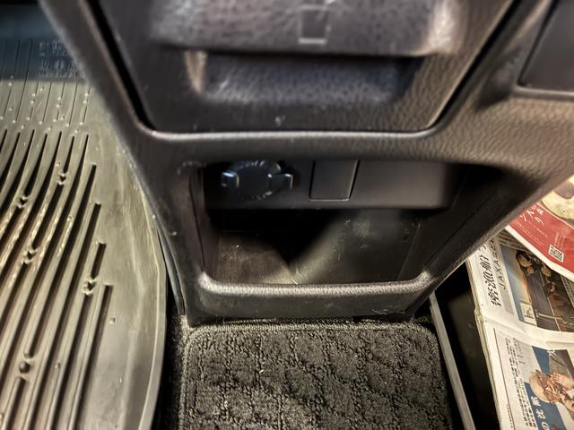 ノアX 4WDワンオーナー・4WD・12.7万?・ナビ・バックカメラ・ETC・ドライブレコーダー・ステアリングスイッチ・オートエアコン・片側電動スライドドア・ドアサンシェード・ドアバイザー・電子カードキー(北海道)の中古車