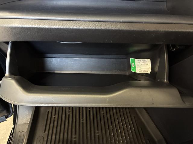 ノアX 4WDワンオーナー・4WD・12.7万?・ナビ・バックカメラ・ETC・ドライブレコーダー・ステアリングスイッチ・オートエアコン・片側電動スライドドア・ドアサンシェード・ドアバイザー・電子カードキー(北海道)の中古車