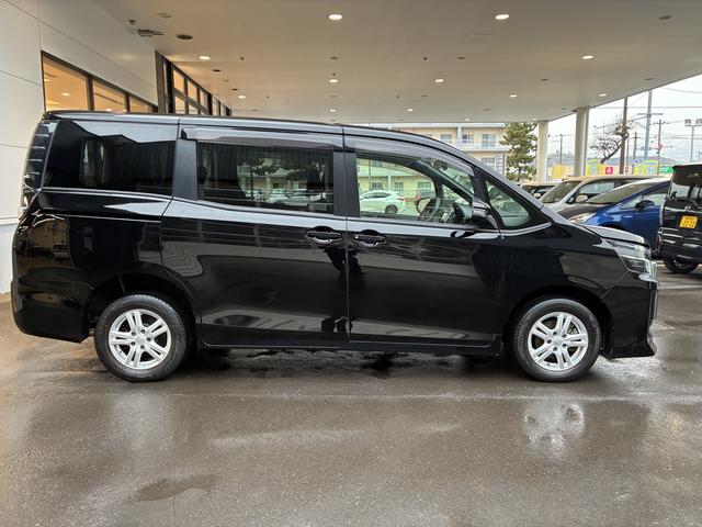 ノアX 4WDワンオーナー・4WD・12.7万?・ナビ・バックカメラ・ETC・ドライブレコーダー・ステアリングスイッチ・オートエアコン・片側電動スライドドア・ドアサンシェード・ドアバイザー・電子カードキー(北海道)の中古車