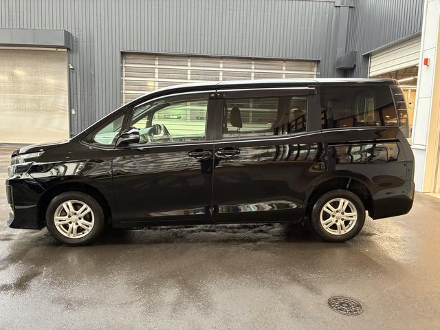 ノアX 4WDワンオーナー・4WD・12.7万?・ナビ・バックカメラ・ETC・ドライブレコーダー・ステアリングスイッチ・オートエアコン・片側電動スライドドア・ドアサンシェード・ドアバイザー・電子カードキー(北海道)の中古車