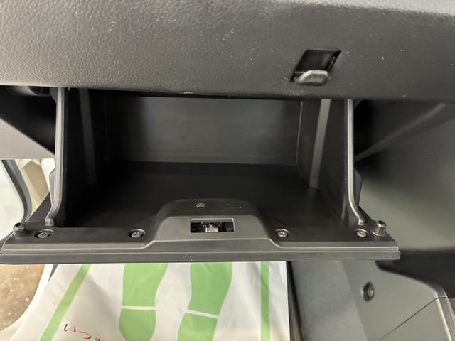 ハイゼットトラックスタンダード　４ＷＤ電子制御式４ＷＤ・１．２万Ｋ・ＡＭ／ＦＭラジオ・マニュアルエアコン・横滑り防止・アイドリングストップ・ヘッドライトコントロール・衝突回避支援システム・コーナーセンサー・平シート・スマートアシスト搭載車（北海道）の中古車